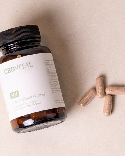 T&auml;glich 2 Kapseln mit viel Fl&uuml;ssigkeit zu den Mahlzeiten einnehmen