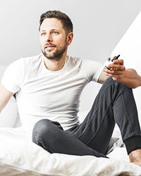 ausgeruht aufwachen CBD Öl Tropfen zum Schlafen nutzen