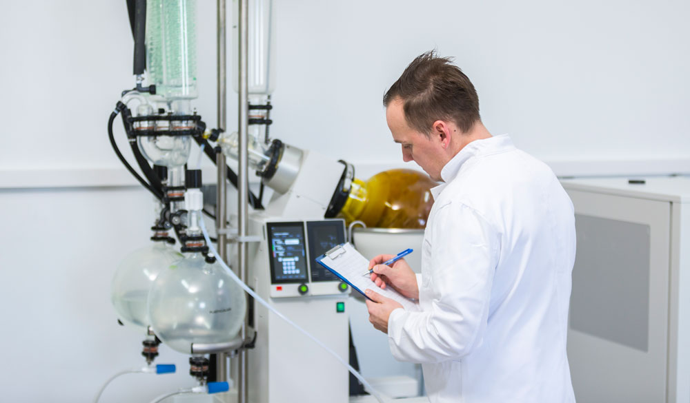 Cannabis-Decarboxylierung unter kontrollierten Bedingungen im Labo Cannabis-Decarboxylierung unter kontrollierten Bedingungen im Labor